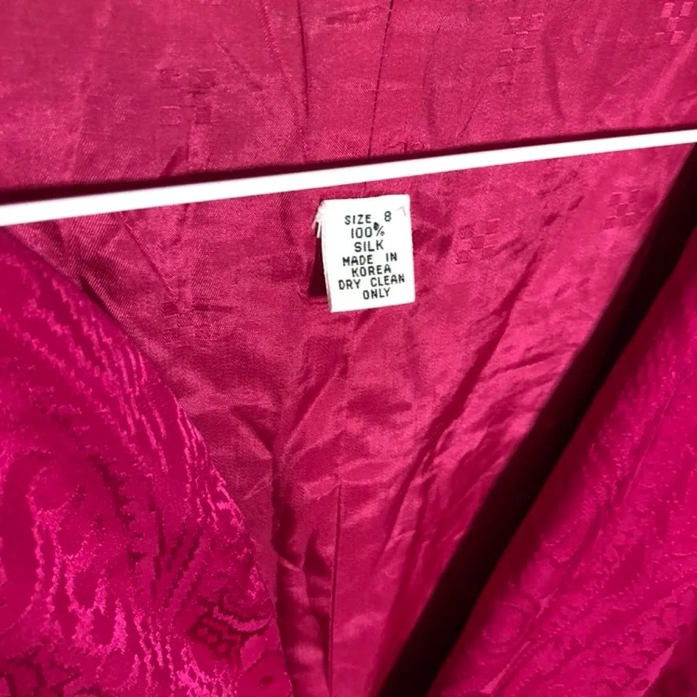 Elegant Pink Dress with Button Detail - Picture 4 of 4